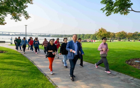 能源“雙控”倡導(dǎo)低碳生活，文明出行添力美好家園 -- 活力健行掠影