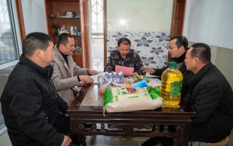 2024，在涌動(dòng)的愛(ài)心中，溫暖開(kāi)啟…